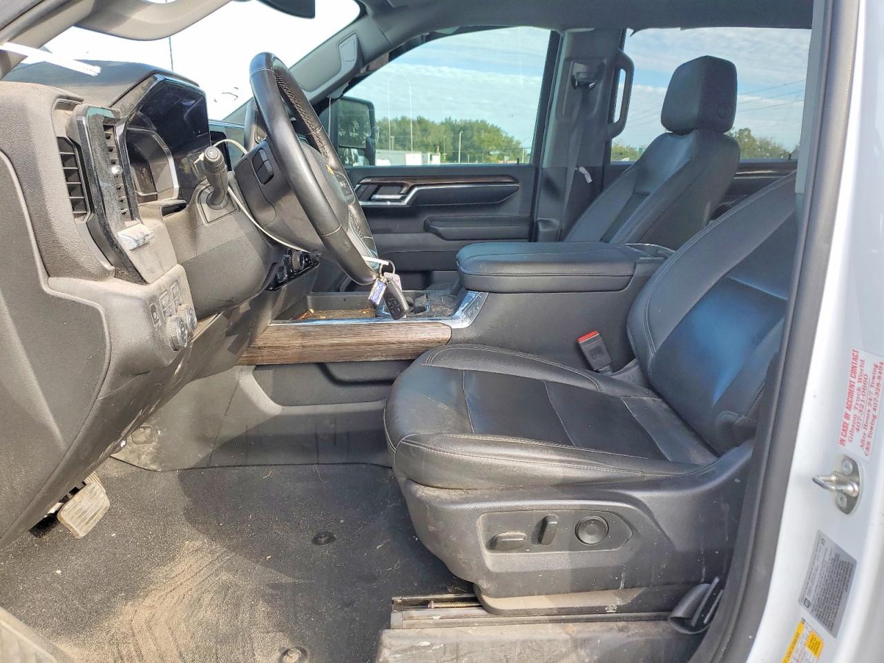 2024 CHEVROLET SILVERADO K3500 LT photo 7