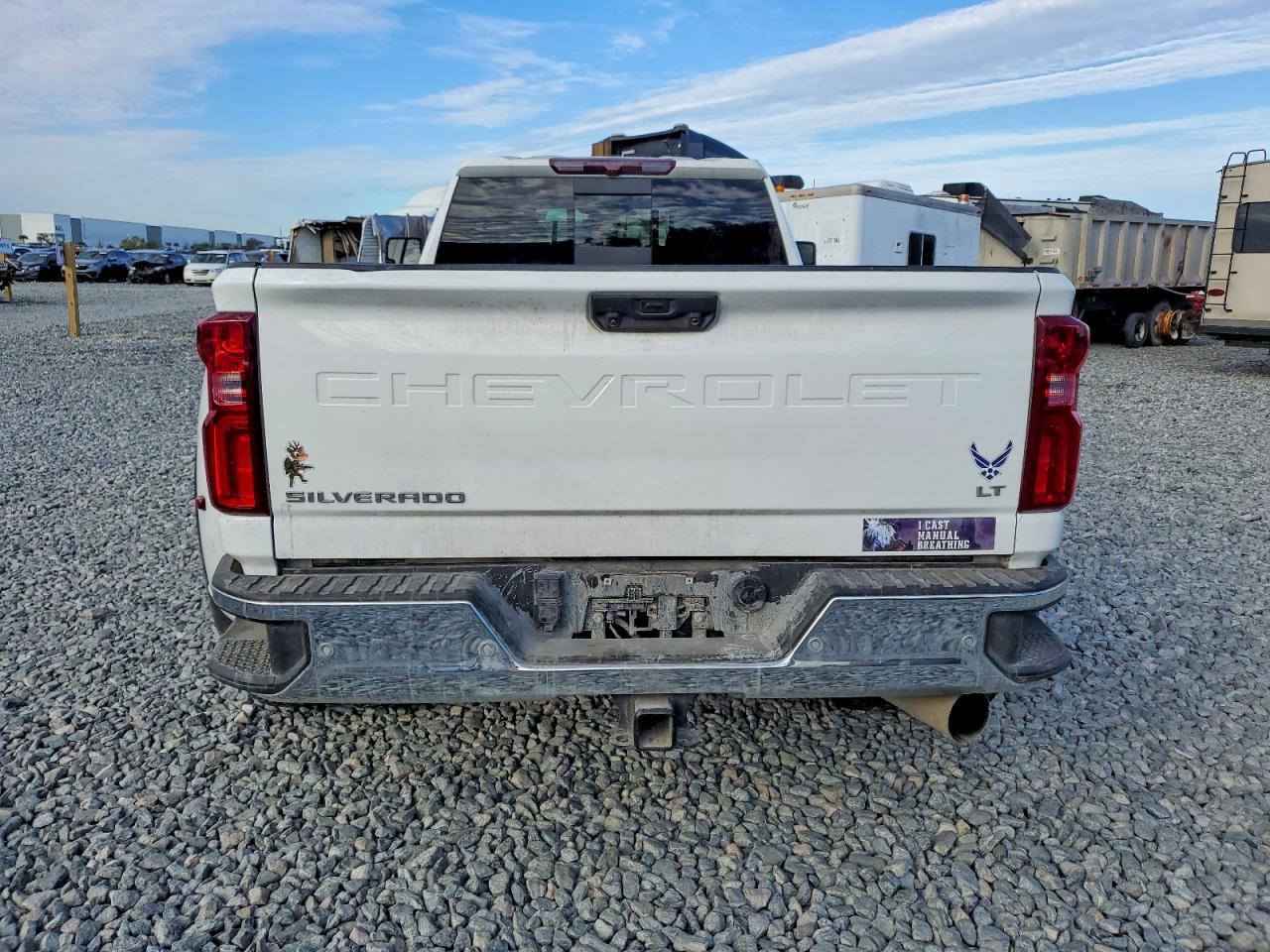 2024 CHEVROLET SILVERADO K3500 LT photo 6
