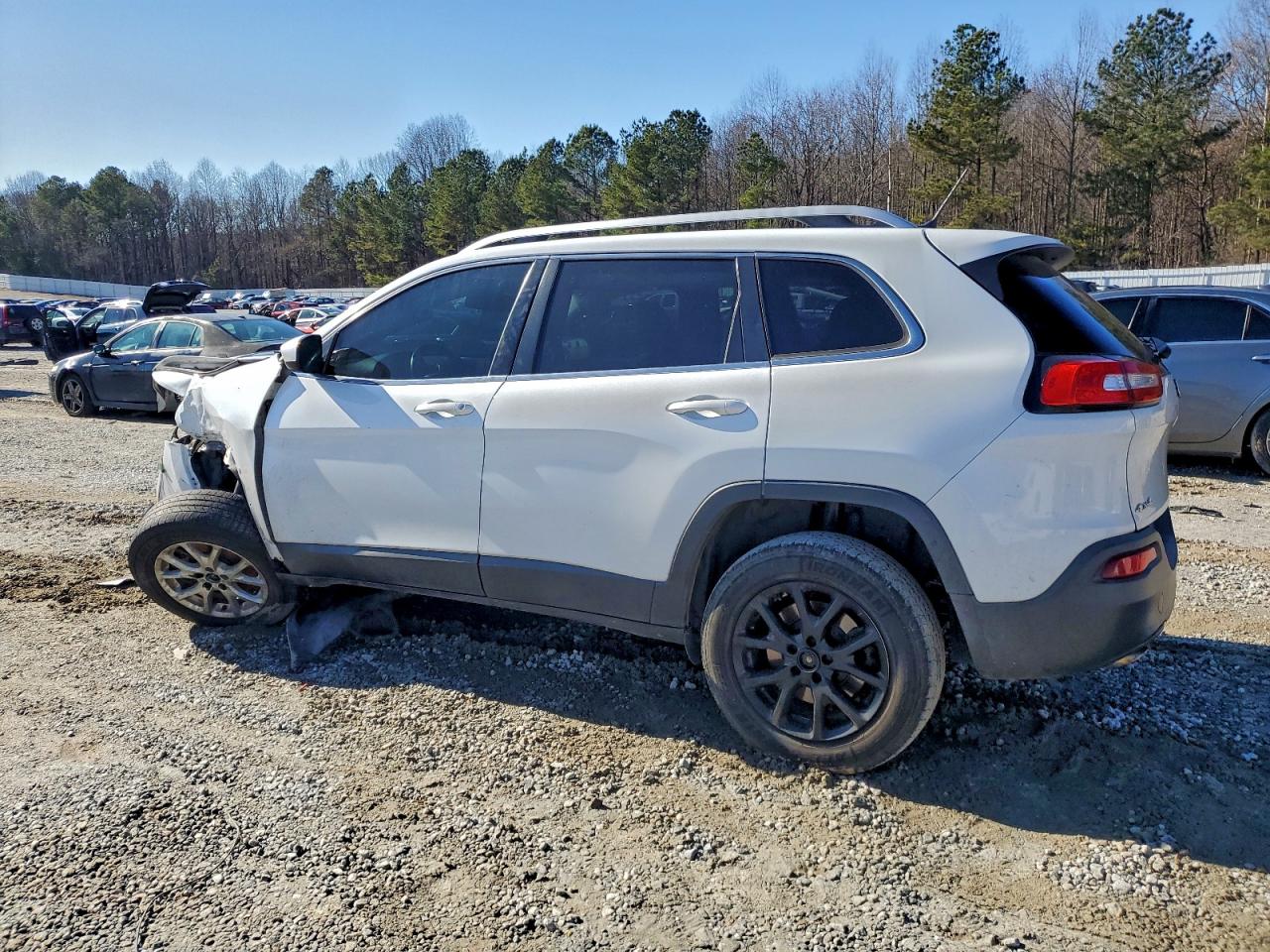 2016 JEEP CHEROKEE LATITUDE photo 2