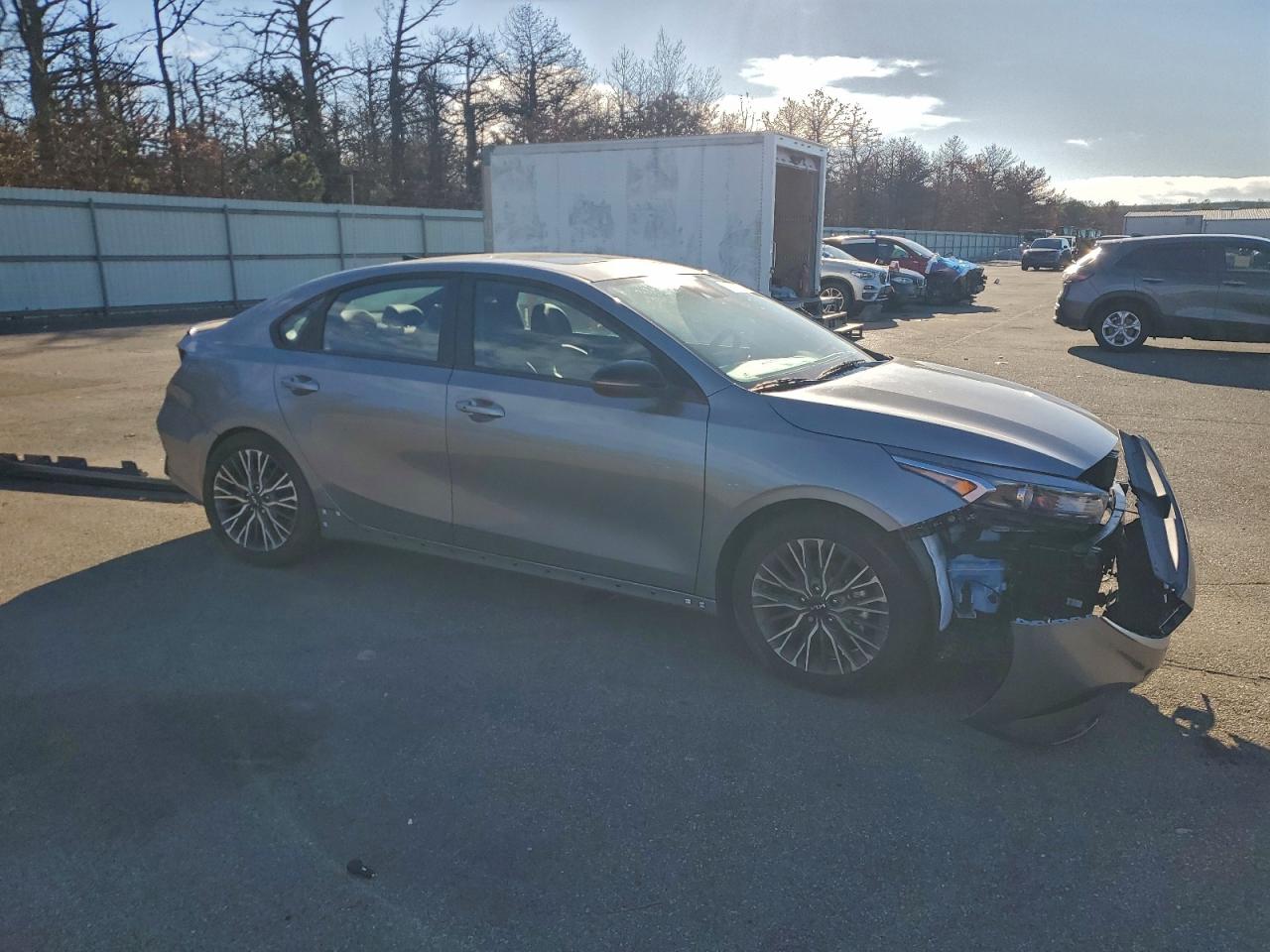 2024 KIA FORTE GT LINE photo 4