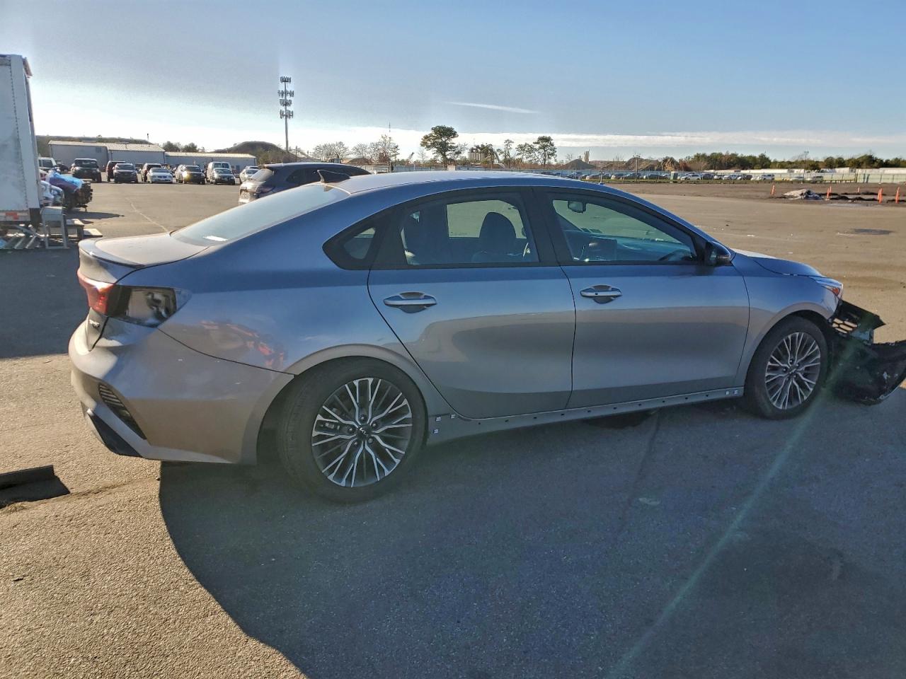 2024 KIA FORTE GT LINE photo 3