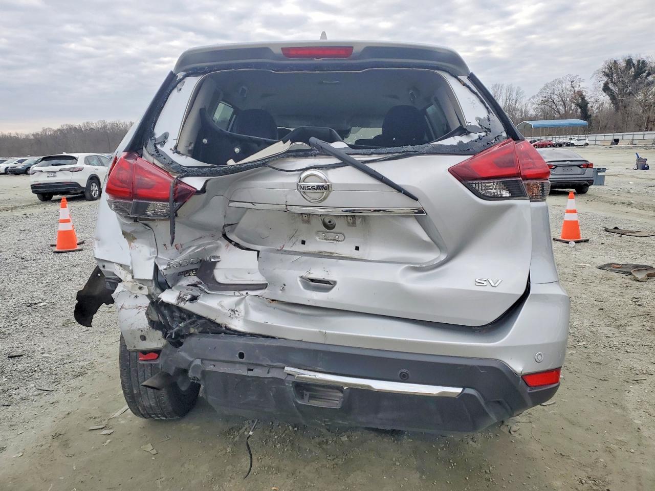 2019 NISSAN ROGUE S photo 6