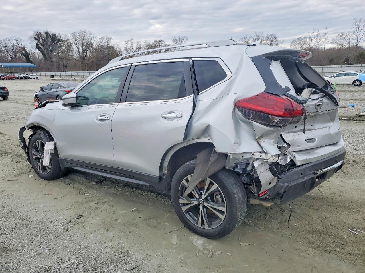 2019 NISSAN ROGUE S photo 2