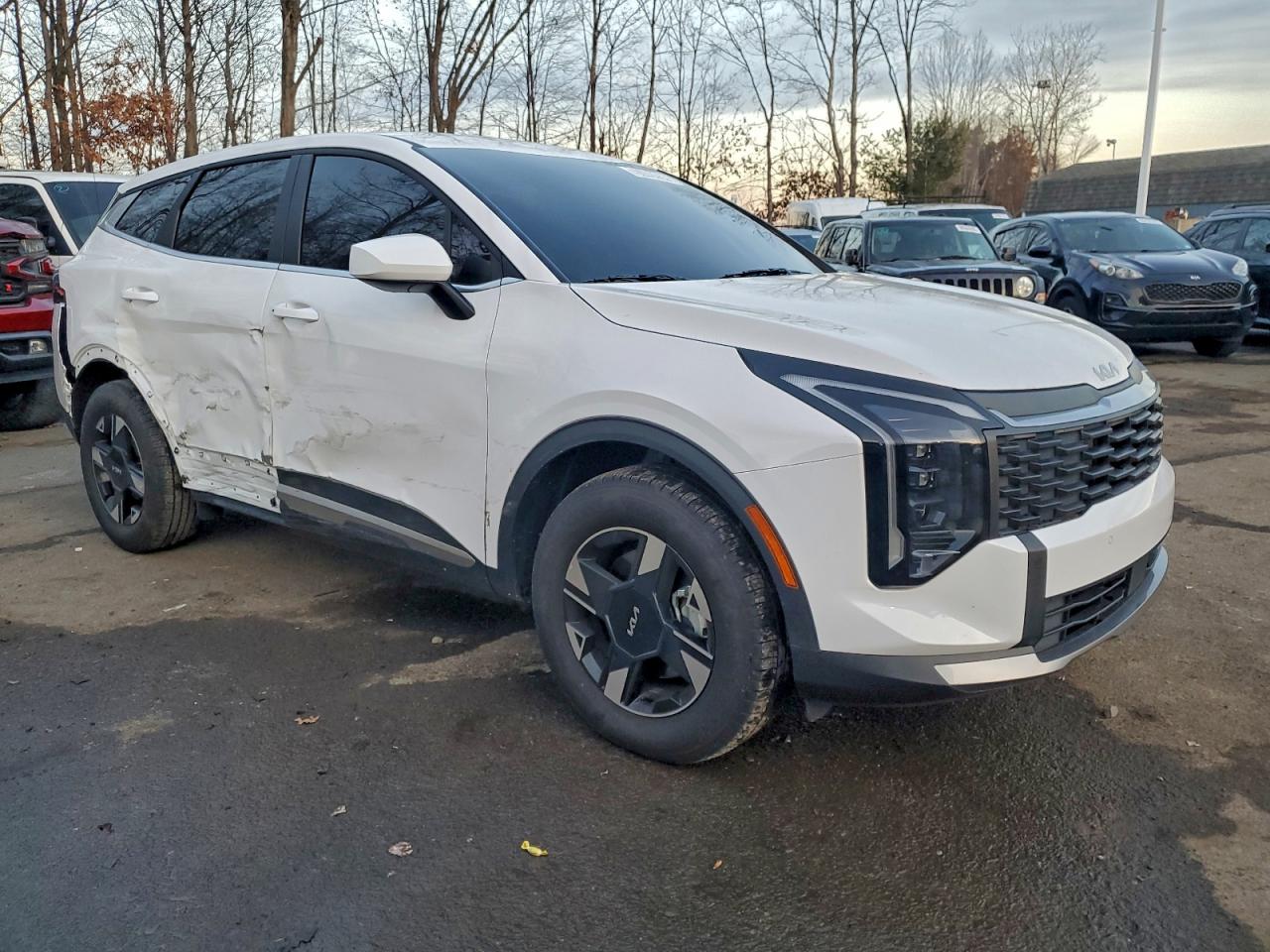 2026 KIA SPORTAGE LX photo 4