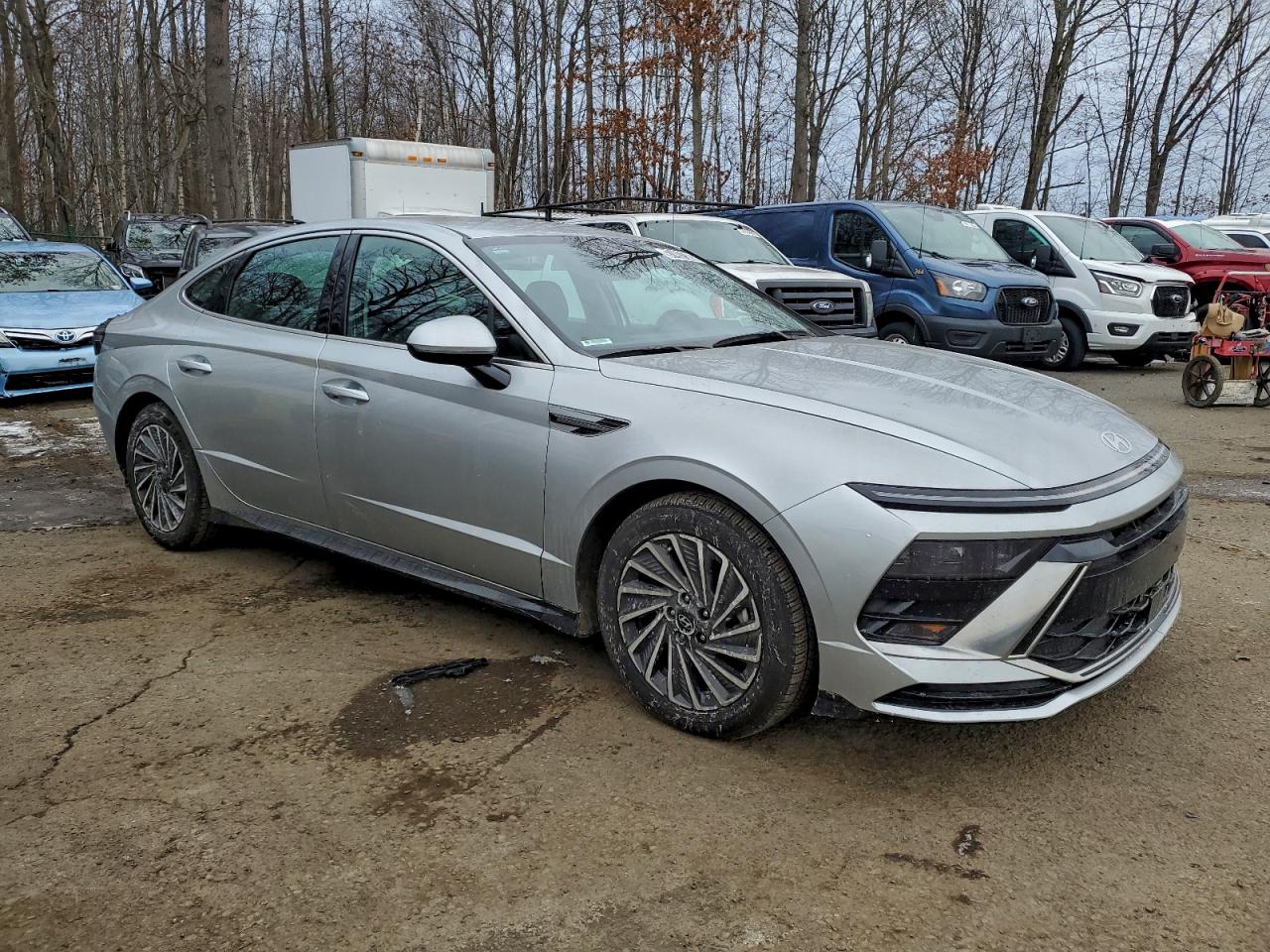 2025 HYUNDAI SONATA HYBRID photo 4