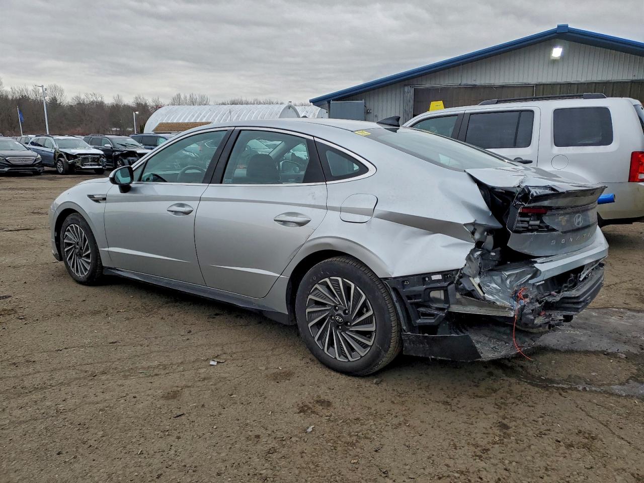 2025 HYUNDAI SONATA HYBRID photo 2