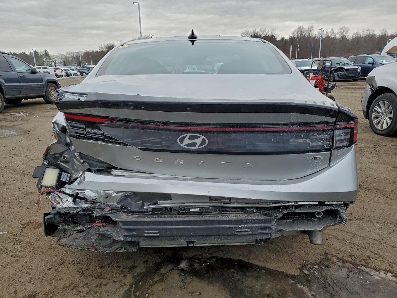 2025 HYUNDAI SONATA HYBRID photo 6