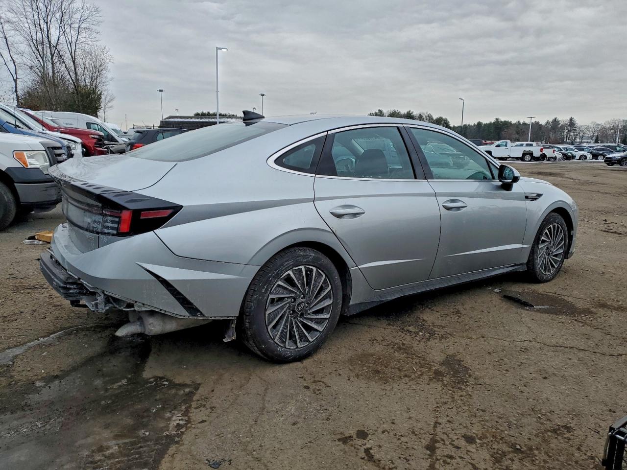 2025 HYUNDAI SONATA HYBRID photo 3