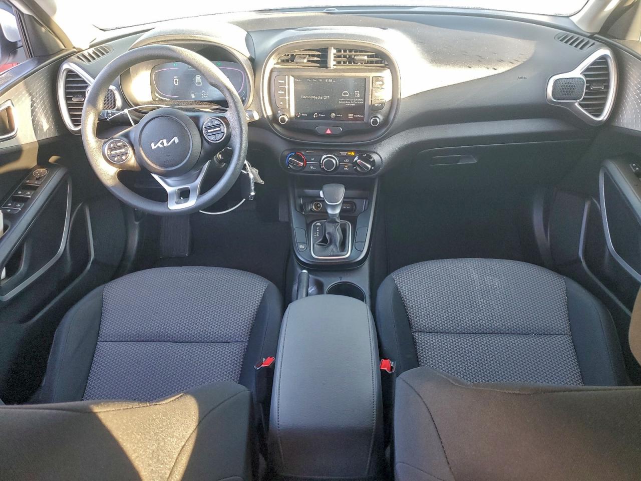 2025 KIA SOUL LX photo 8
