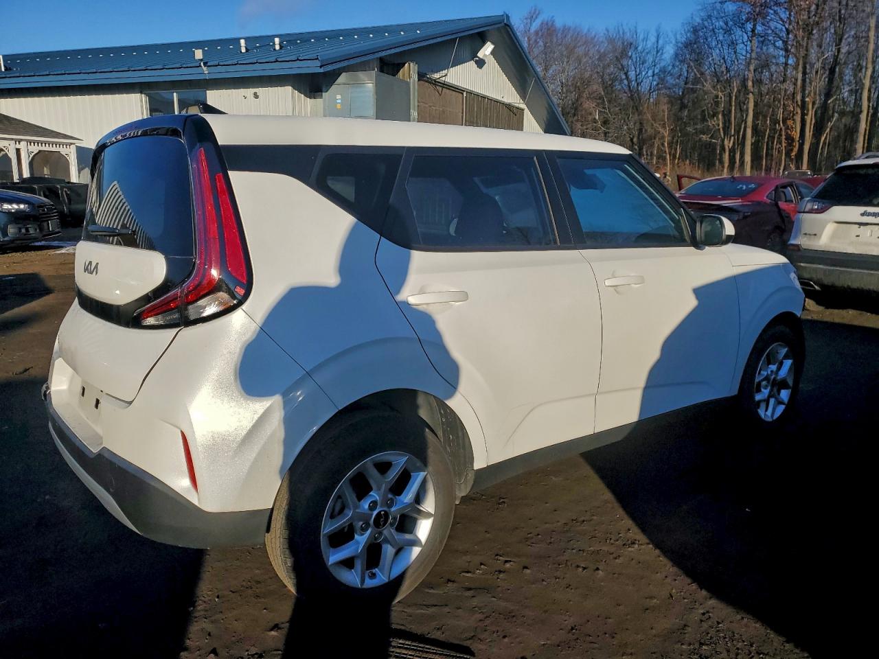 2025 KIA SOUL LX photo 3