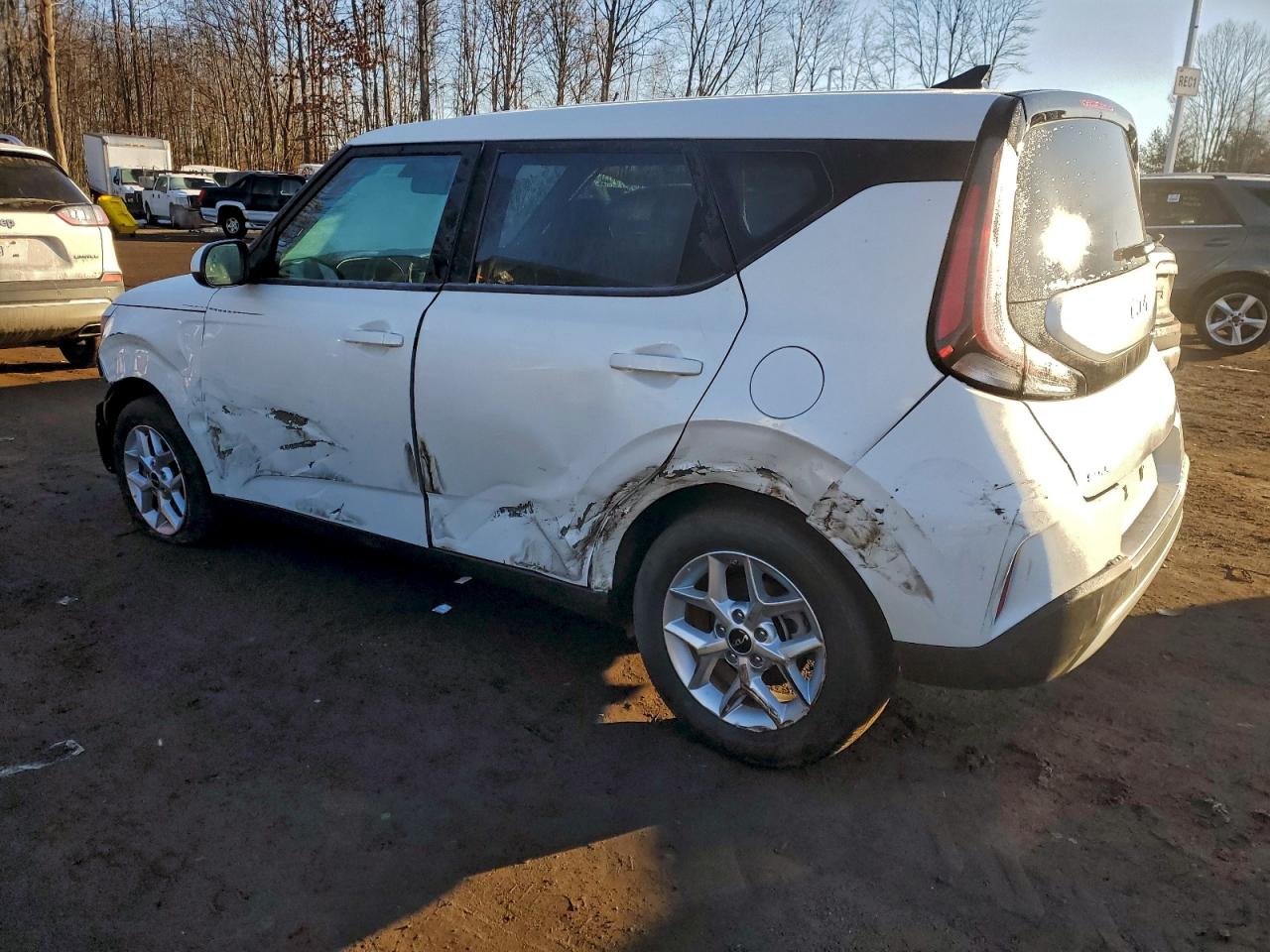 2025 KIA SOUL LX photo 2