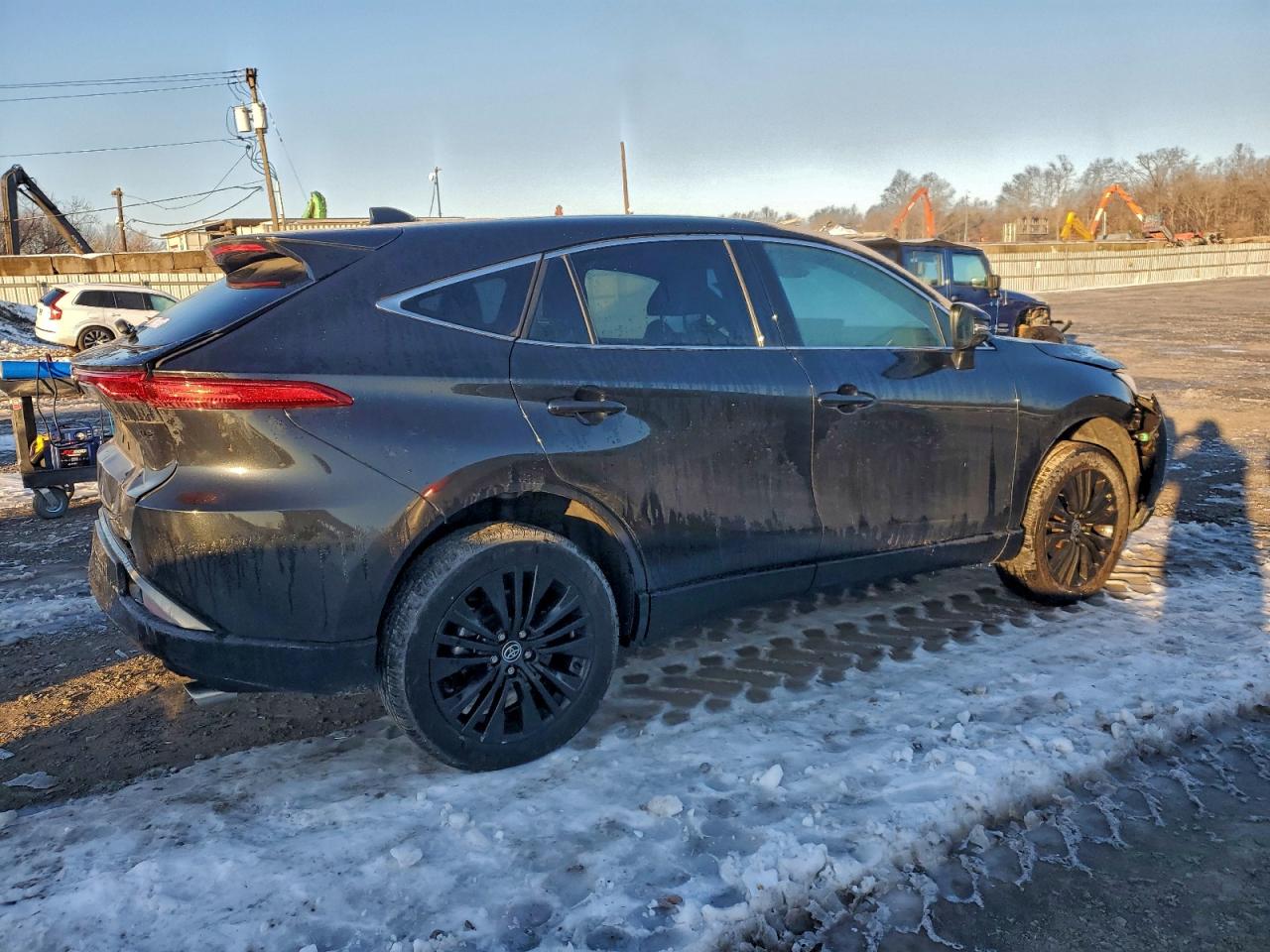 2023 TOYOTA VENZA LE photo 3