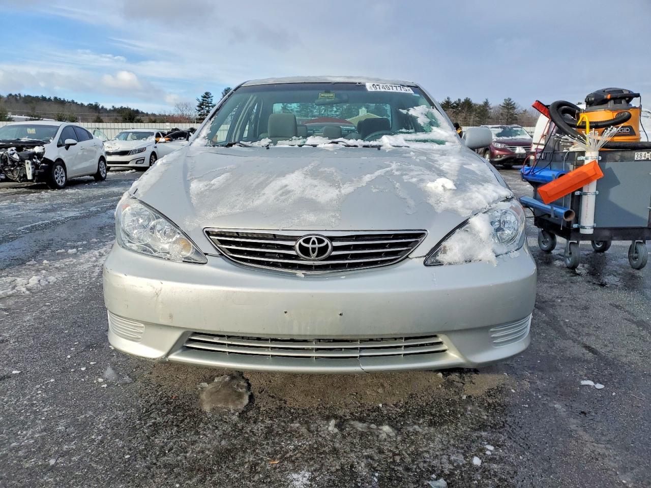 2005 TOYOTA CAMRY LE photo 5