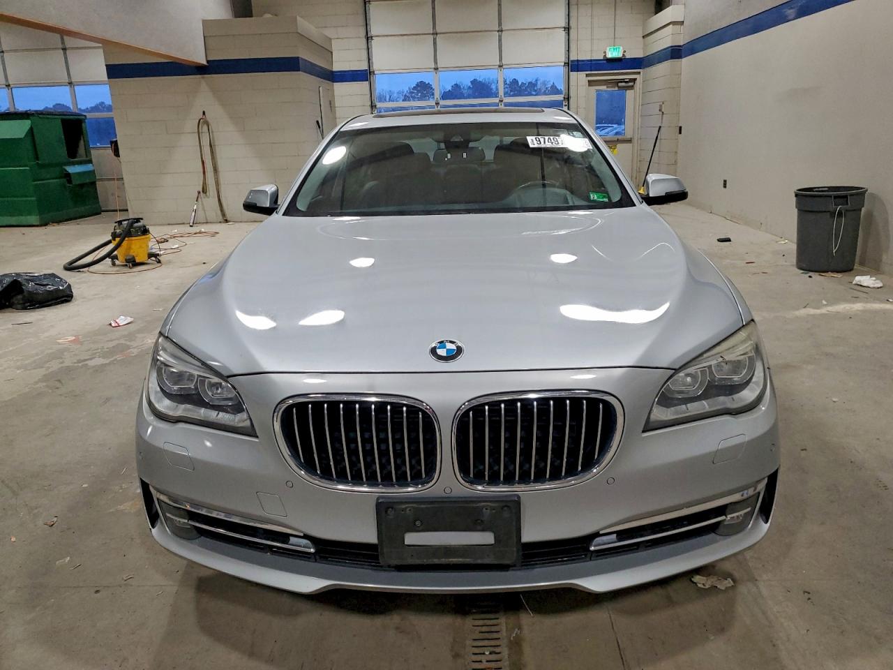 2013 BMW 750 XI photo 13