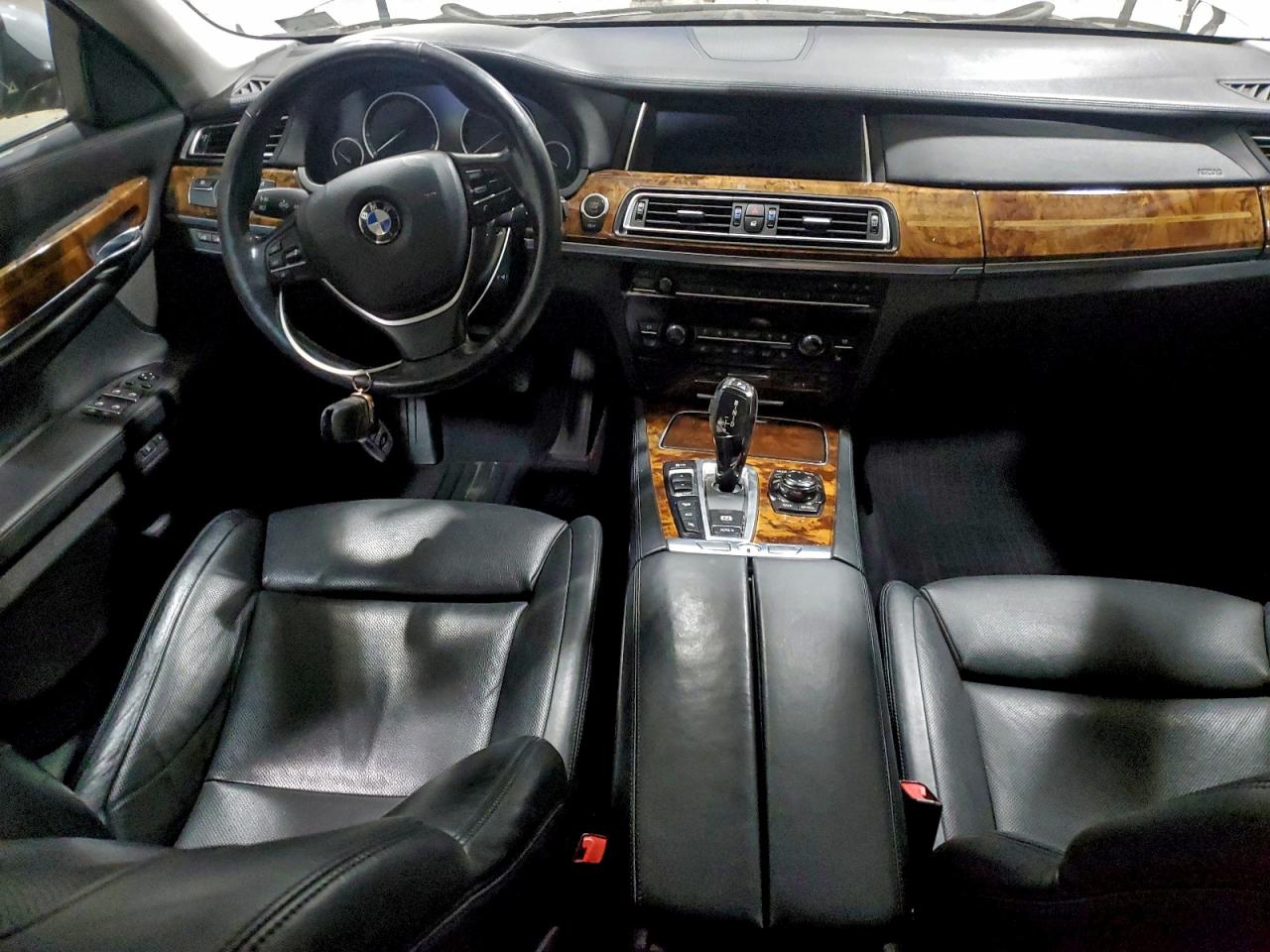 2013 BMW 750 XI photo 22