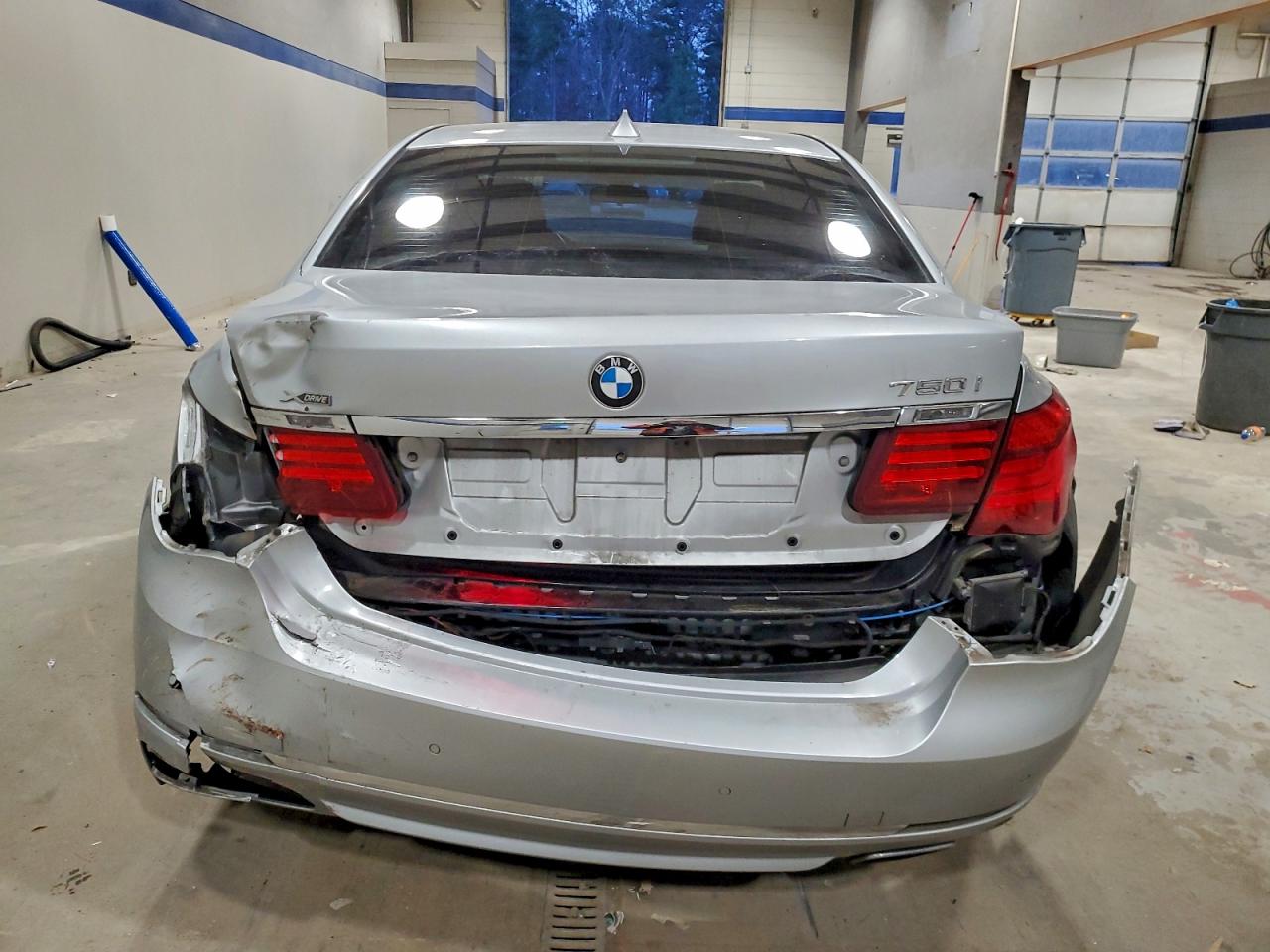 2013 BMW 750 XI photo 16