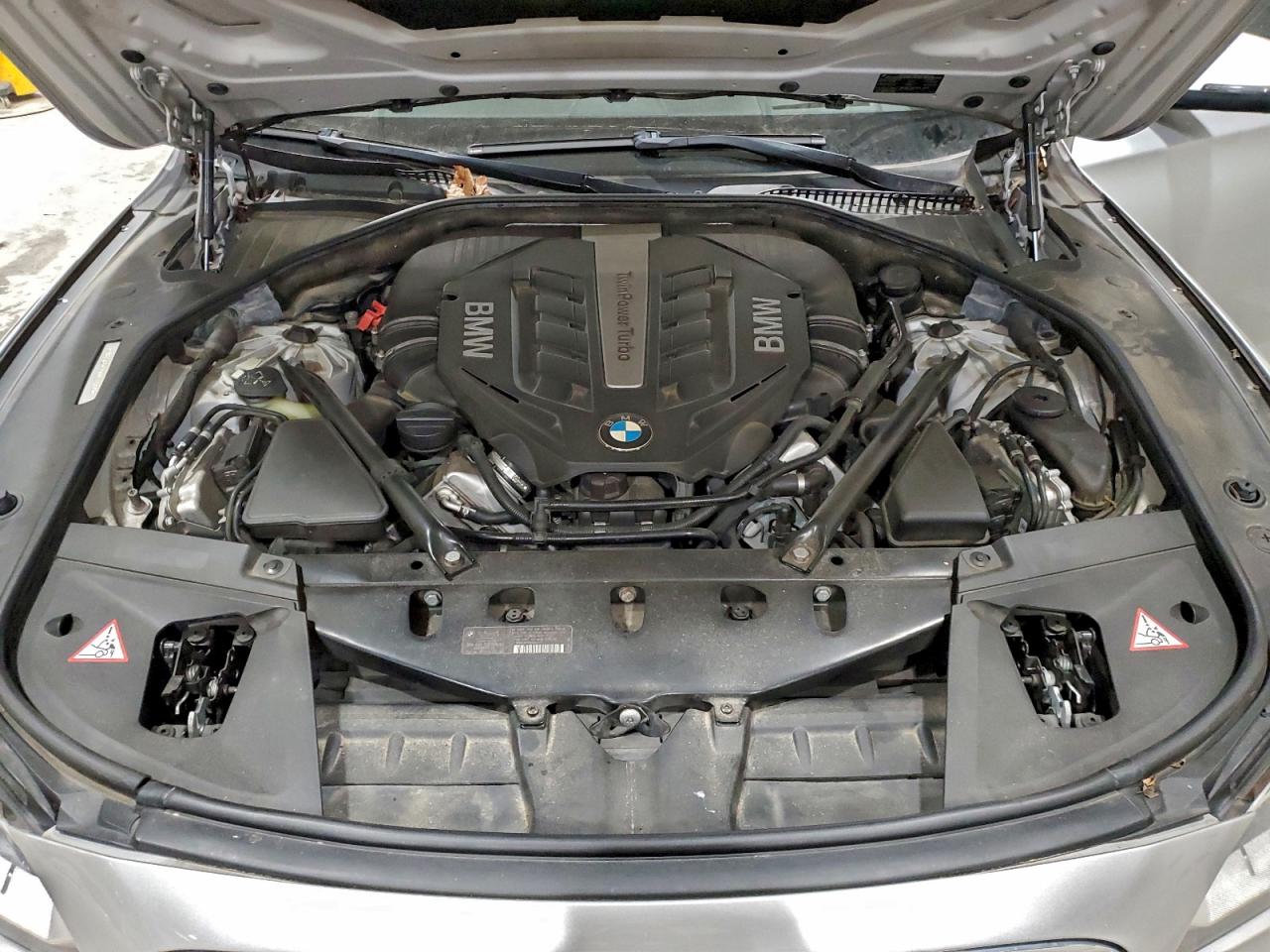 2013 BMW 750 XI photo 31