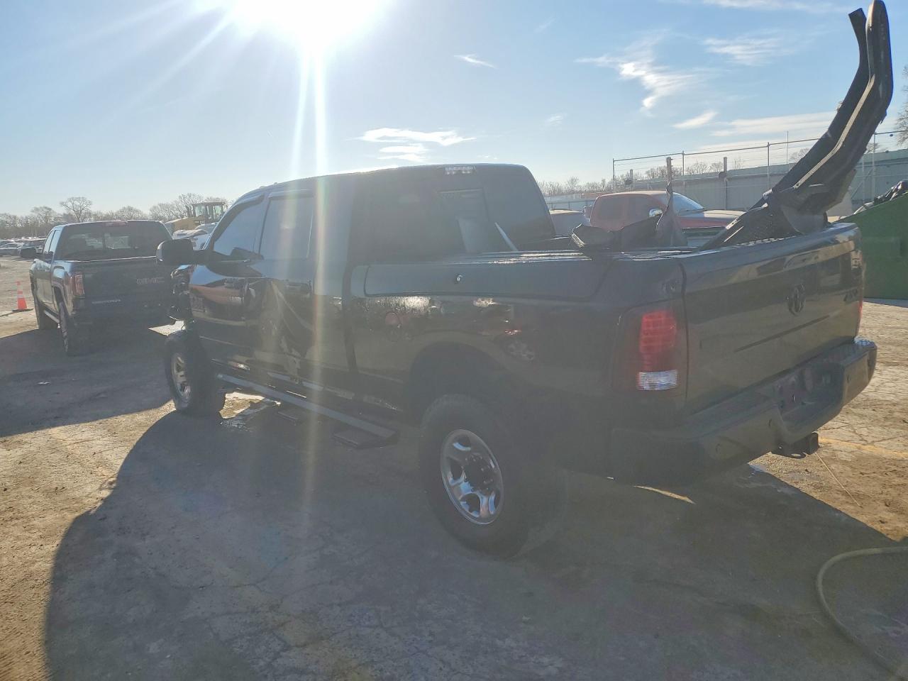 2017 RAM 2500 LARAMIE photo 2