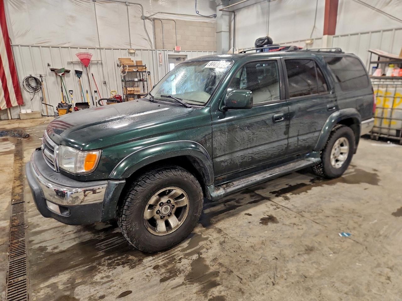 2000 TOYOTA 4RUNNER SR5 — NORMAL WEAR damage — photo 1