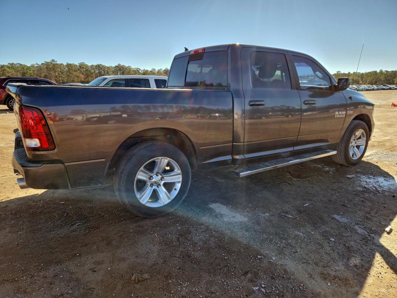 2016 RAM 1500 SPORT photo 3