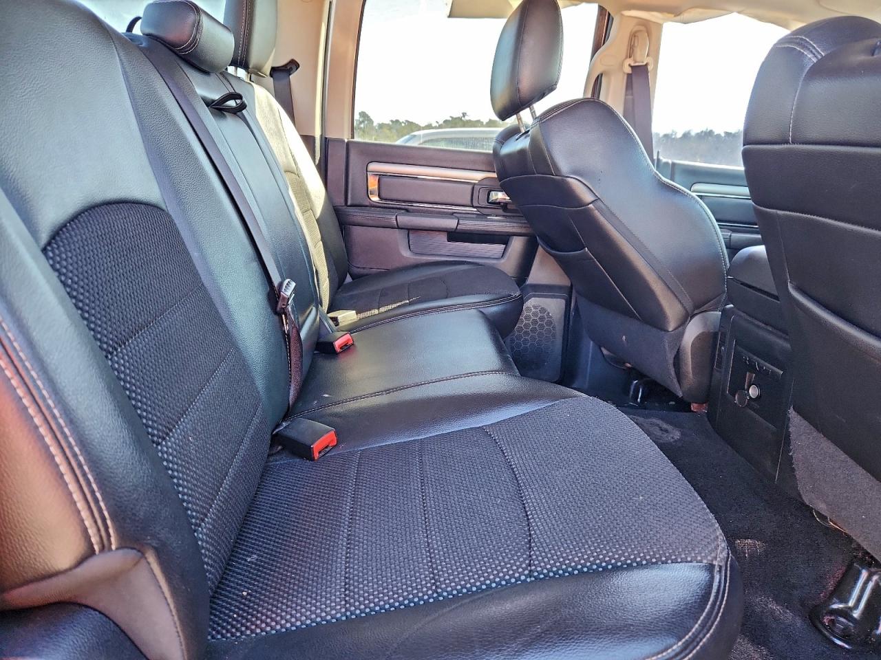 2016 RAM 1500 SPORT photo 10