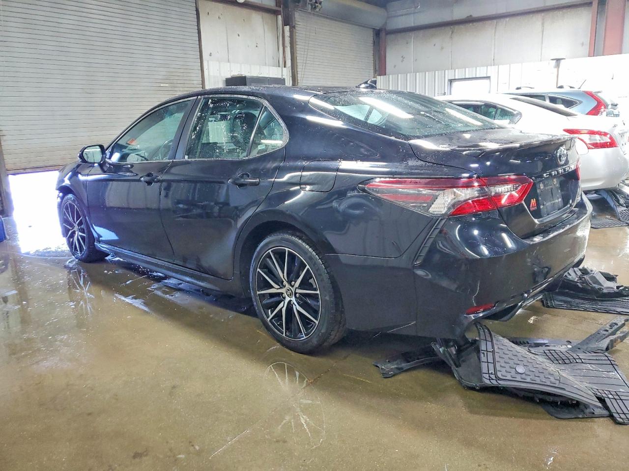 2021 TOYOTA CAMRY SE photo 2