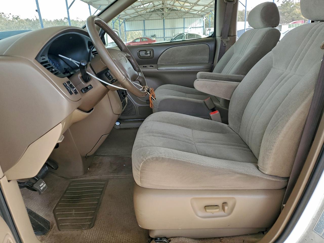 2002 TOYOTA SIENNA LE photo 7