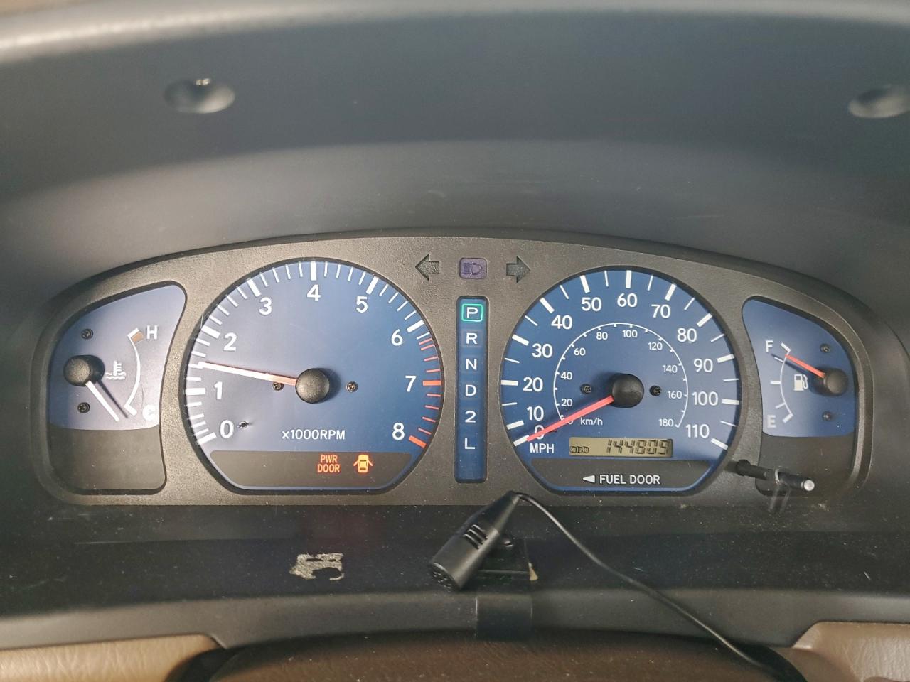 2002 TOYOTA SIENNA LE photo 9