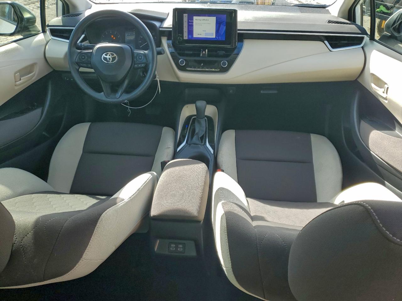 2024 TOYOTA COROLLA LE photo 8