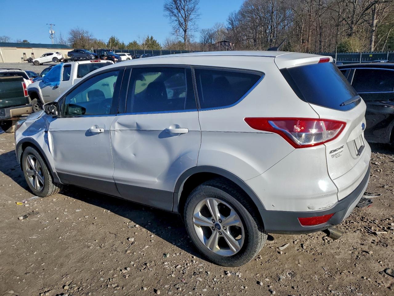 2016 FORD ESCAPE SE photo 2