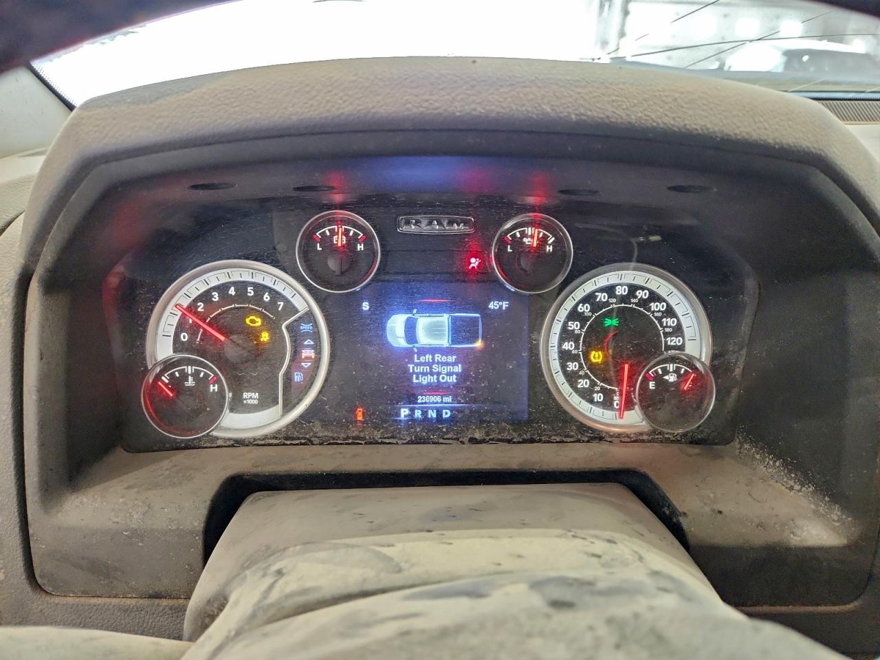2015 RAM 1500 SLT photo 9