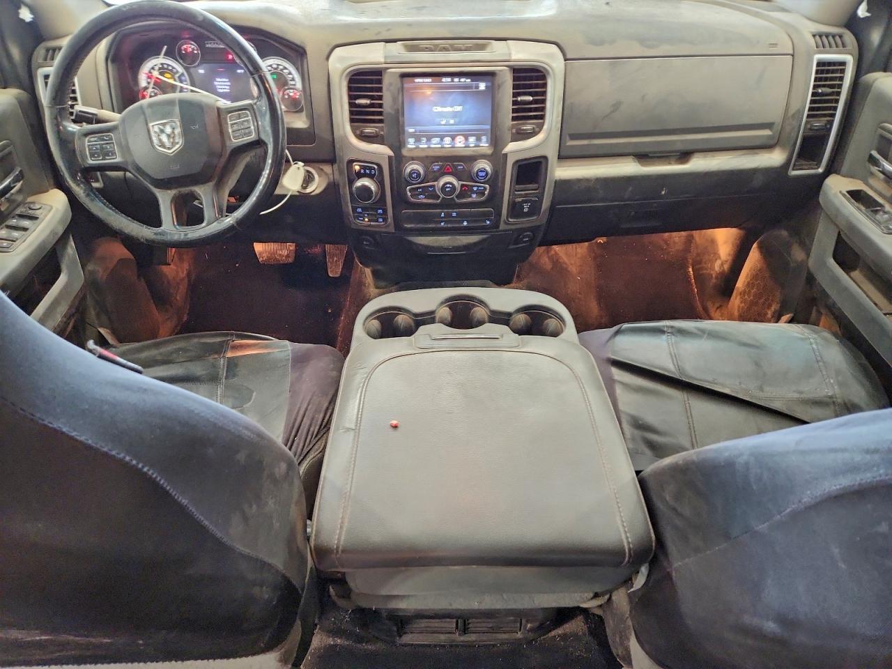 2015 RAM 1500 SLT photo 8
