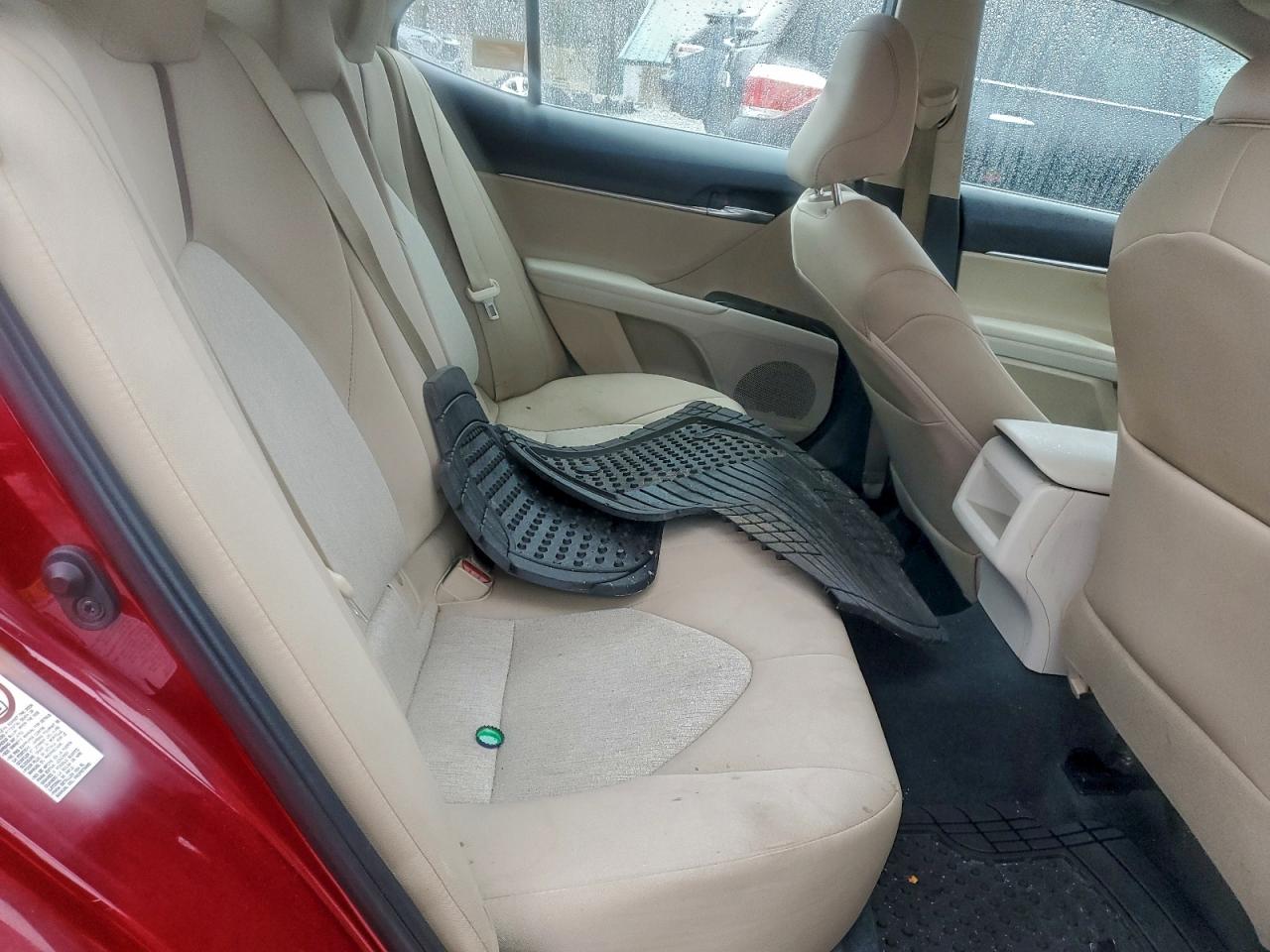 2018 TOYOTA CAMRY L photo 10