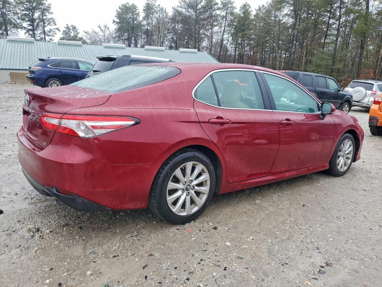 2018 TOYOTA CAMRY L photo 3