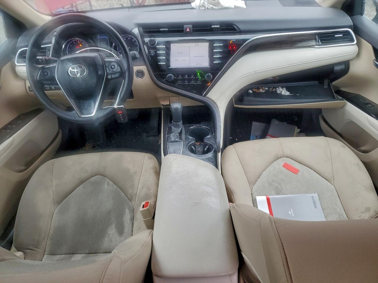 2018 TOYOTA CAMRY L photo 8