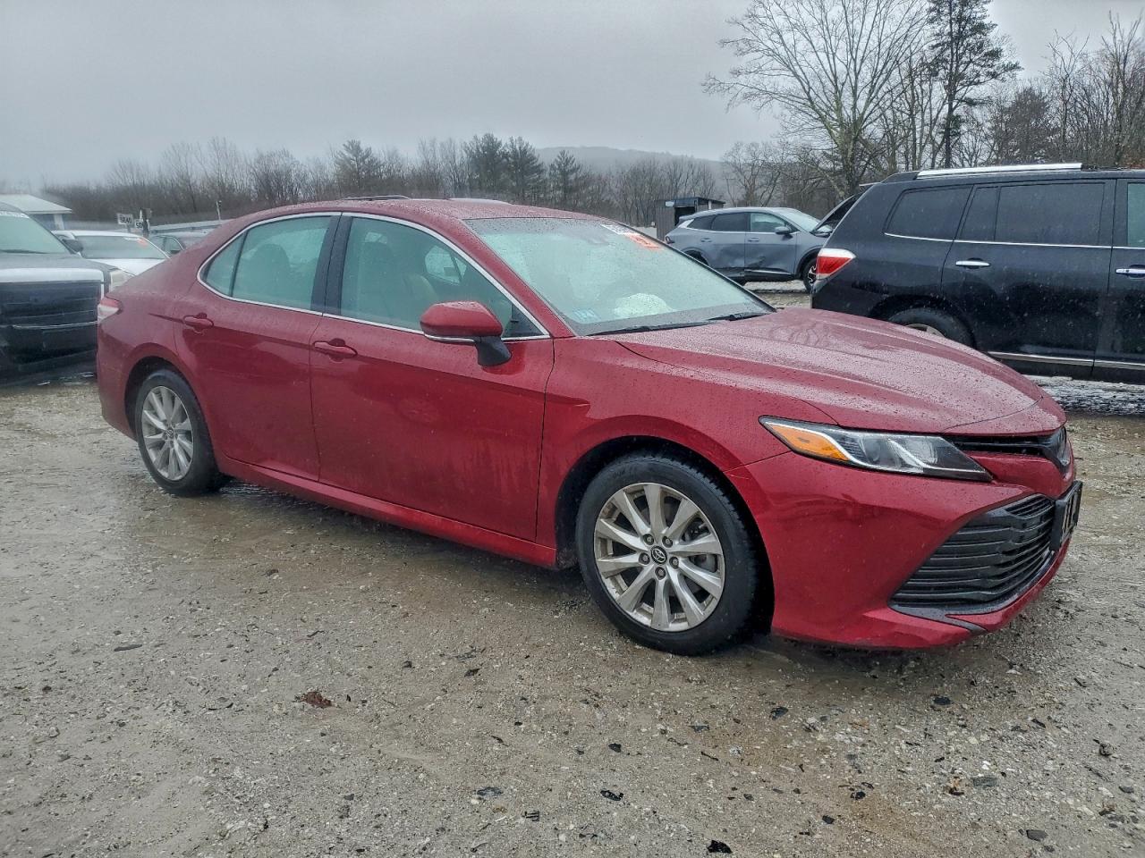 2018 TOYOTA CAMRY L photo 4