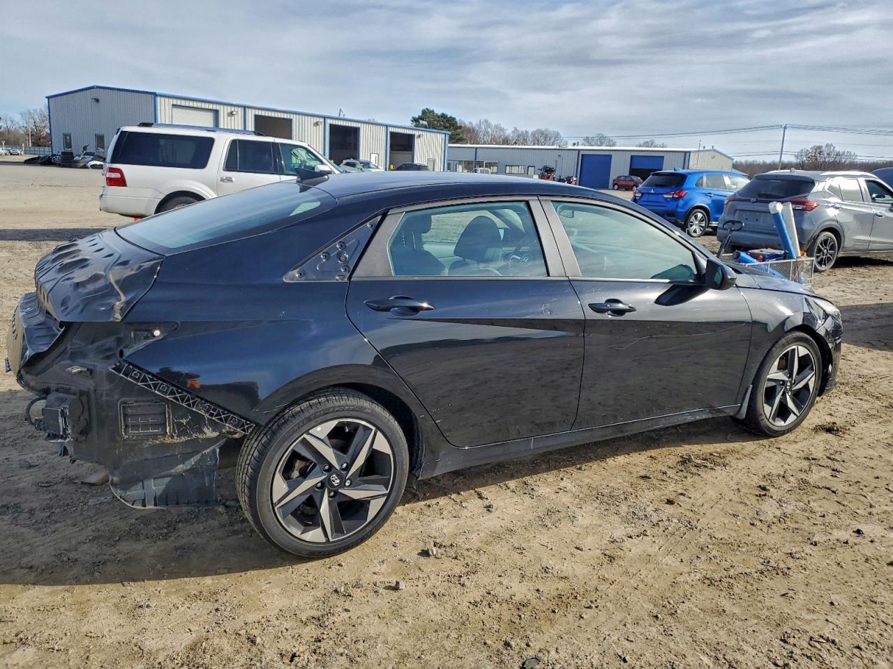 2023 HYUNDAI ELANTRA SEL photo 3