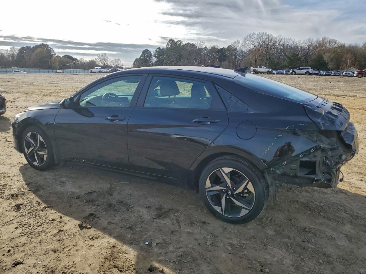 2023 HYUNDAI ELANTRA SEL photo 2