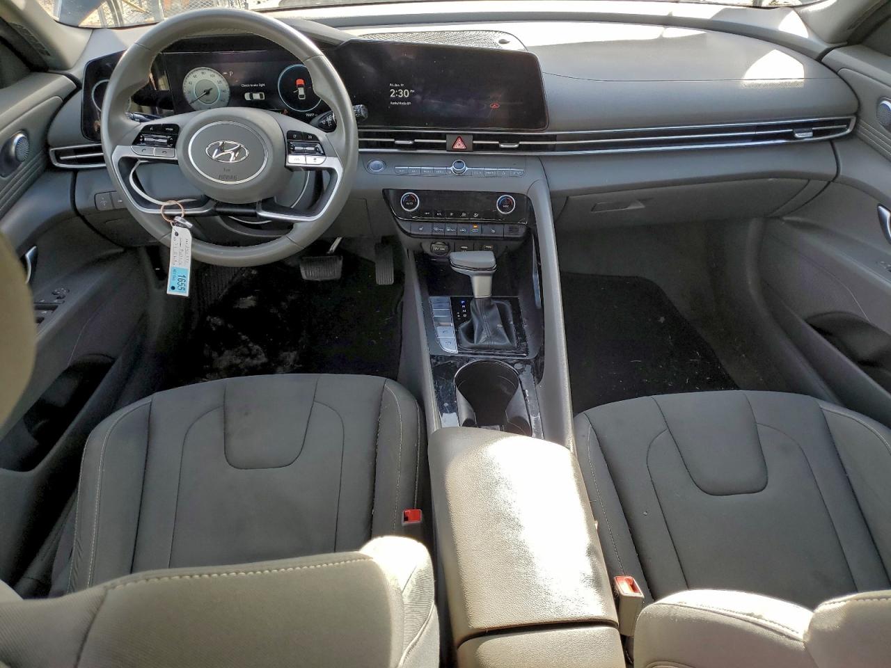 2023 HYUNDAI ELANTRA SEL photo 8