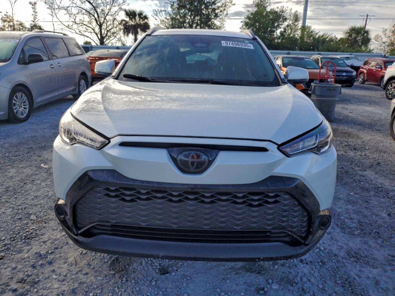 2024 TOYOTA COROLLA CROSS SE photo 5