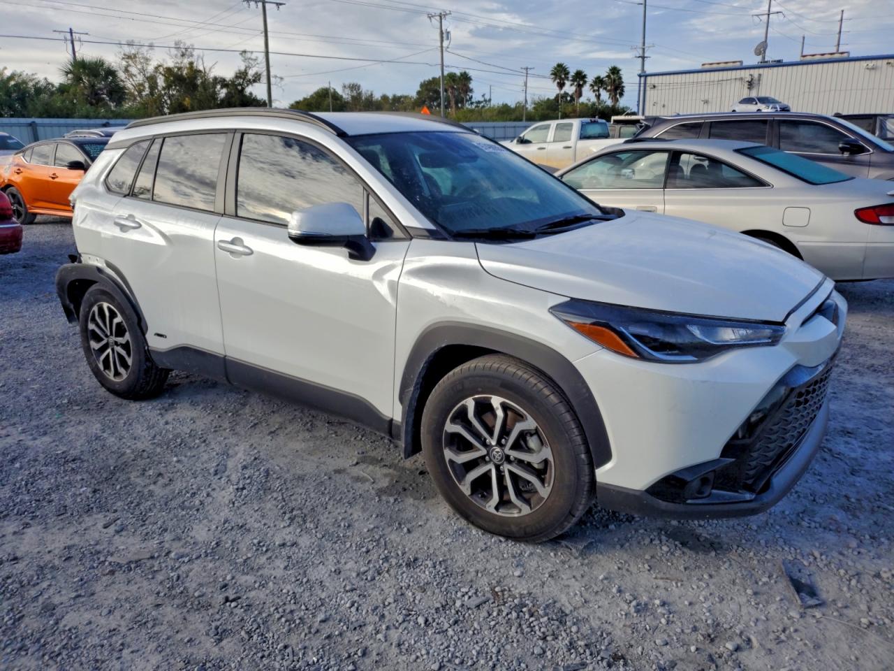 2024 TOYOTA COROLLA CROSS SE photo 4