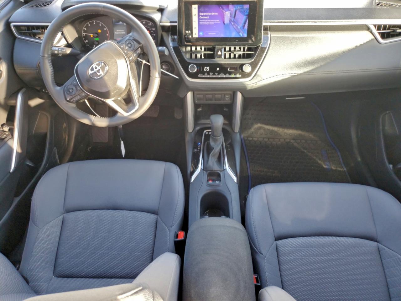 2024 TOYOTA COROLLA CROSS SE photo 8