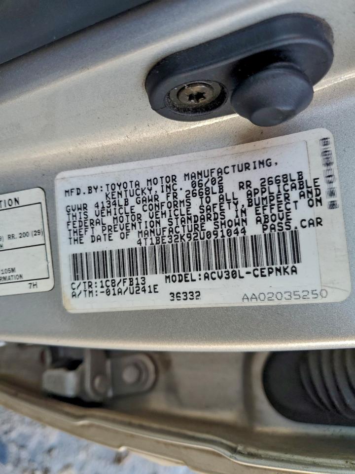 2002 TOYOTA CAMRY LE photo 12