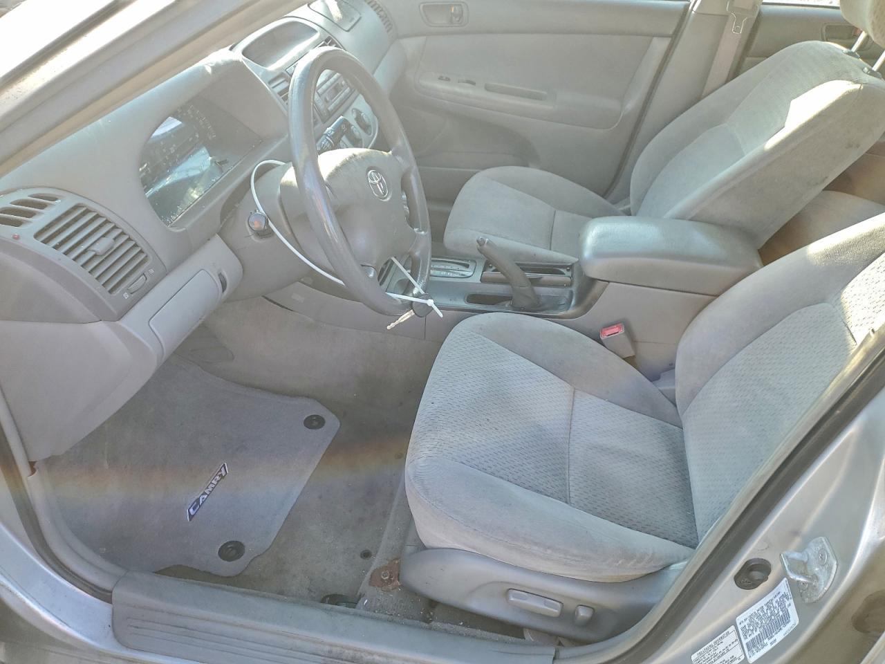 2002 TOYOTA CAMRY LE photo 7