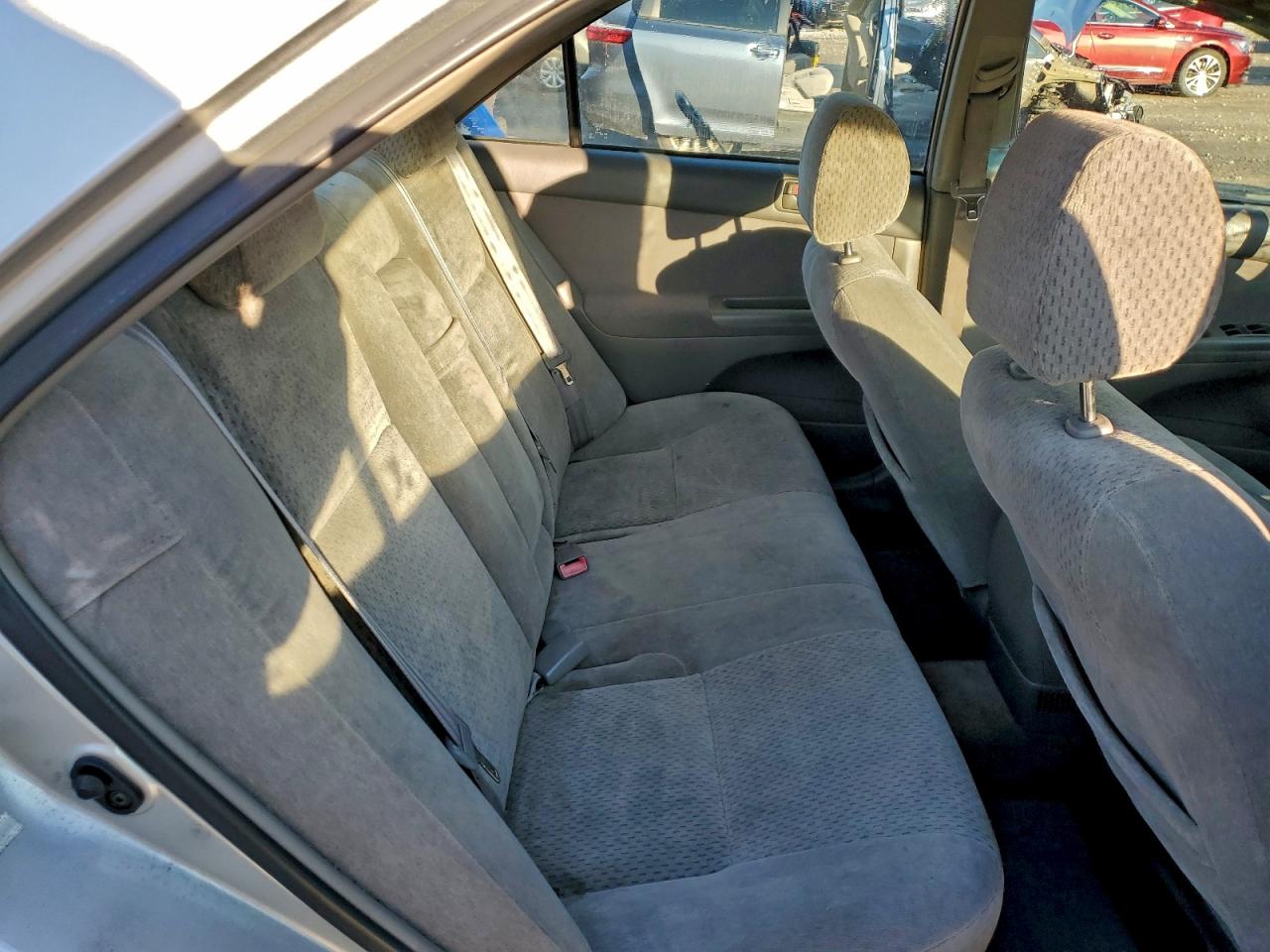 2002 TOYOTA CAMRY LE photo 10
