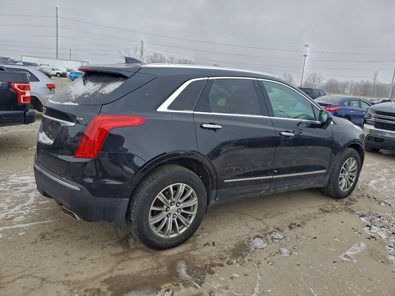 2017 CADILLAC XT5 LUXURY photo 3