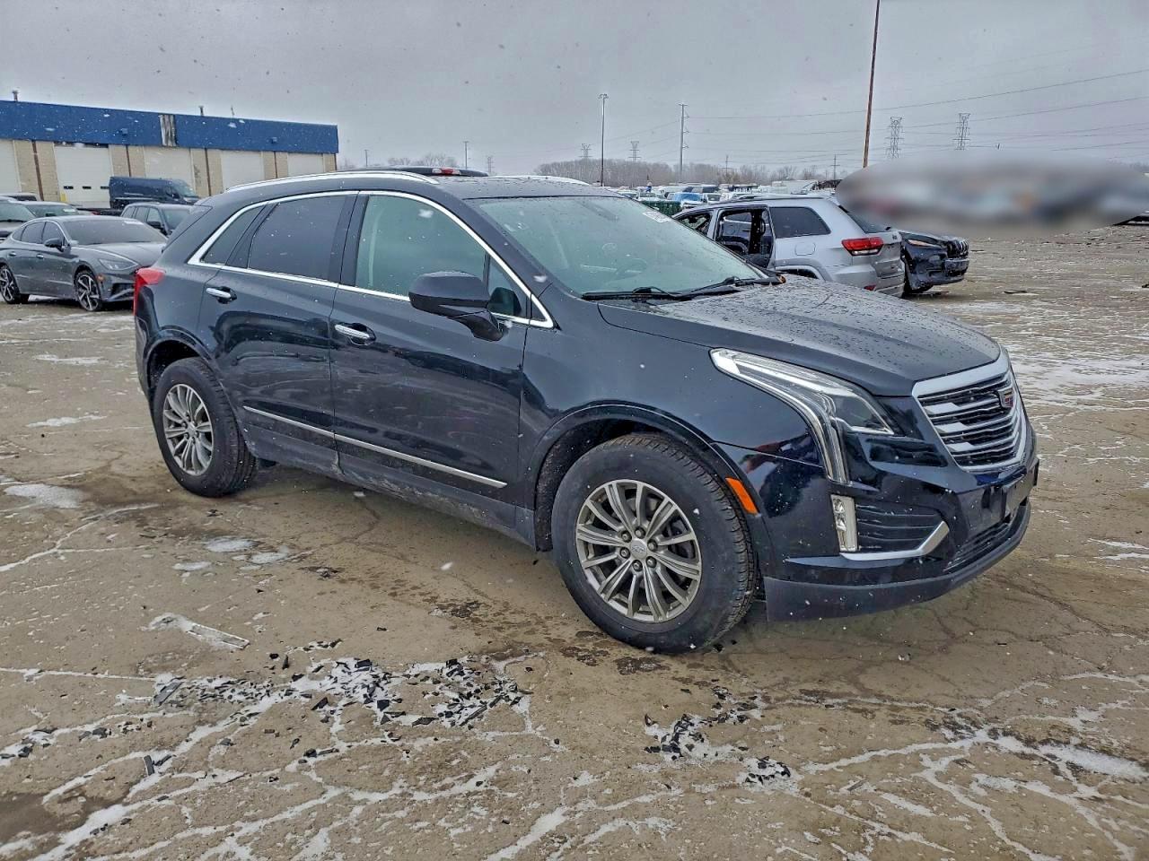 2017 CADILLAC XT5 LUXURY photo 4