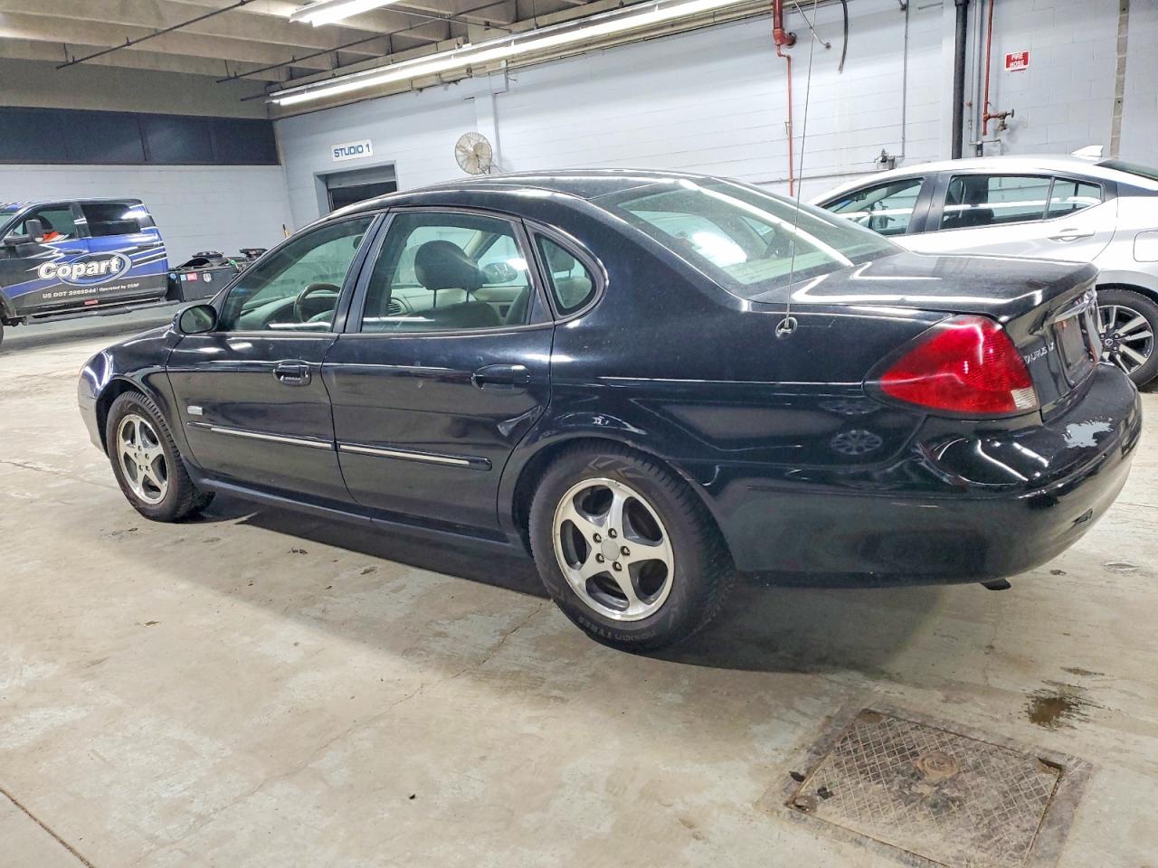 2003 FORD TAURUS SEL photo 2