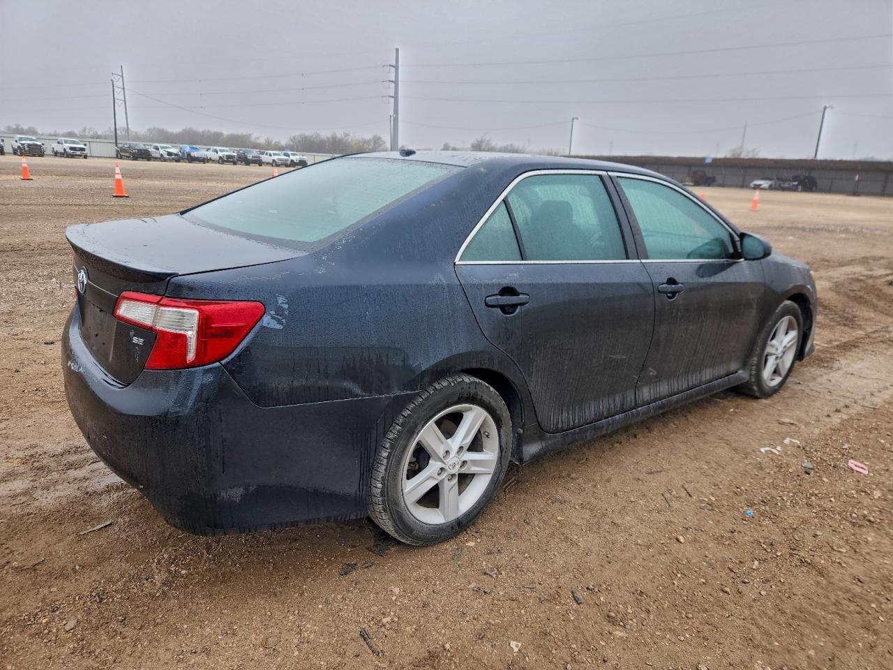 2012 TOYOTA CAMRY BASE photo 3