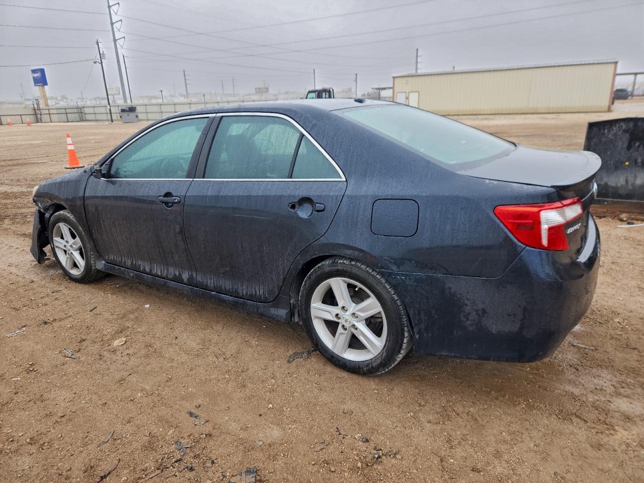 2012 TOYOTA CAMRY BASE photo 2